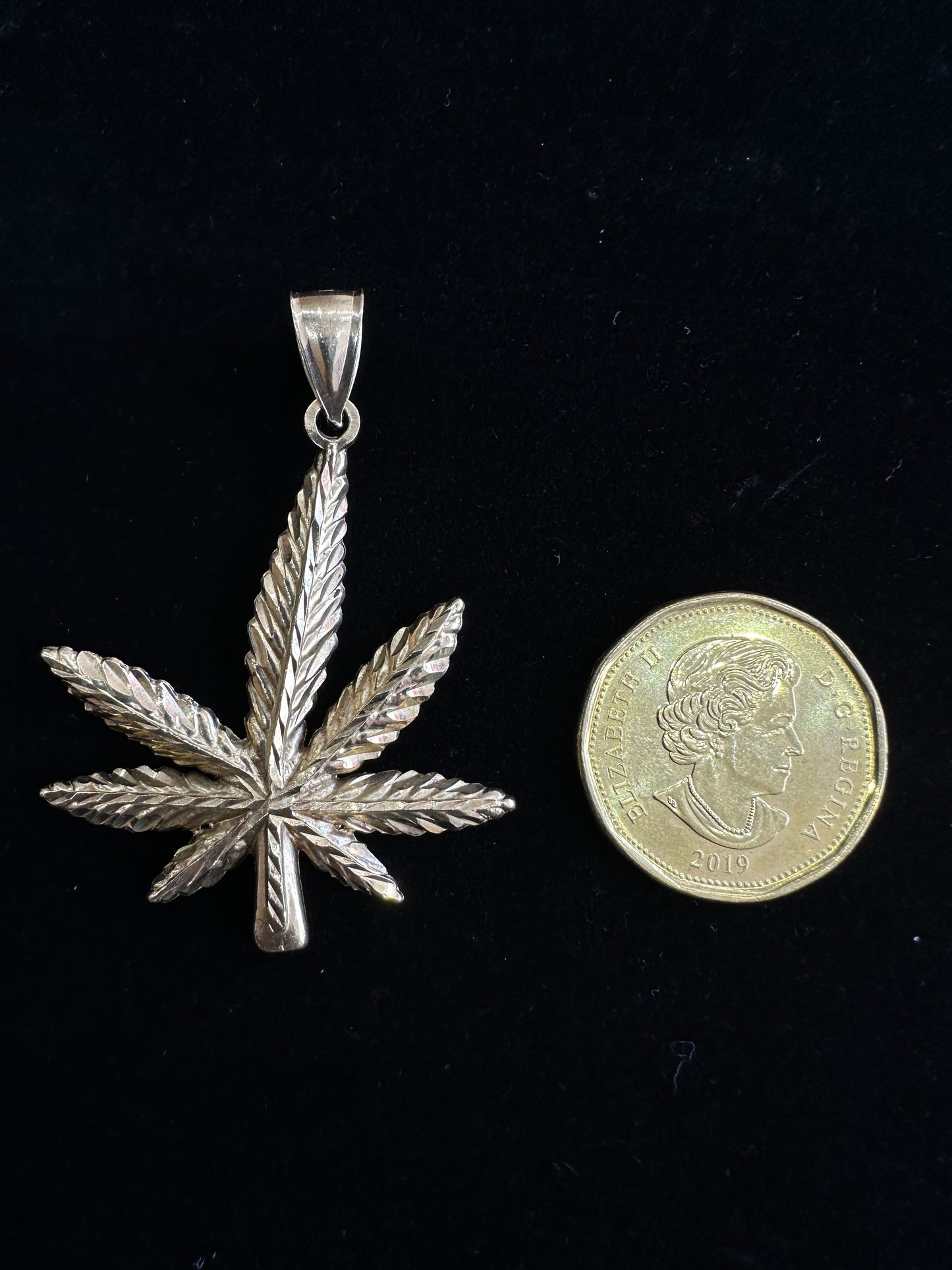 Leaf Gold pendent