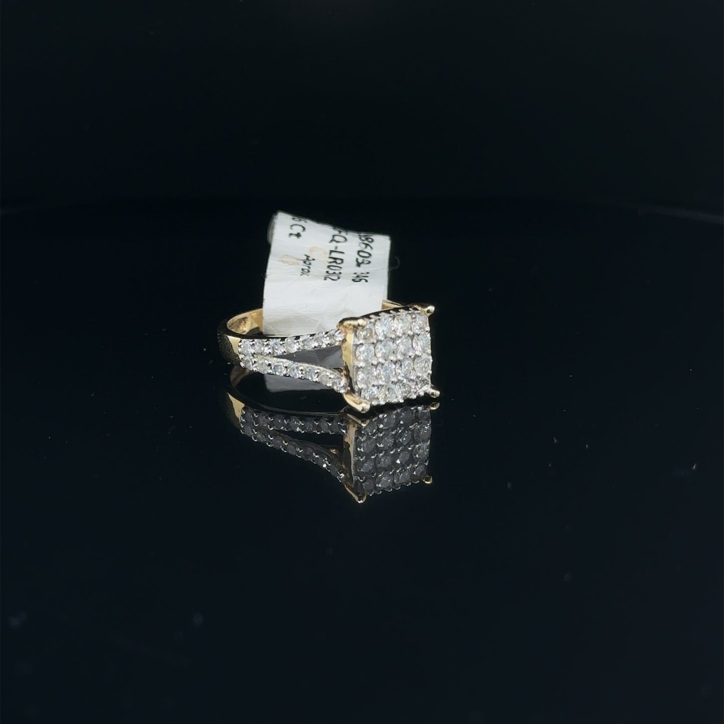 Square Ladies Diamond Ring-LR0302