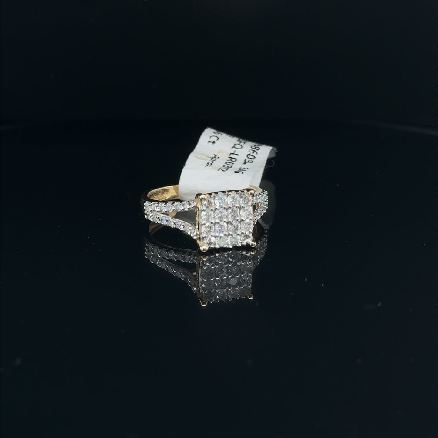 Square Ladies Diamond Ring-LR0302