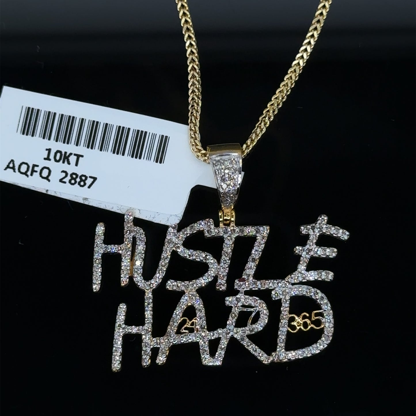 Hustle hard pendent and chain combo