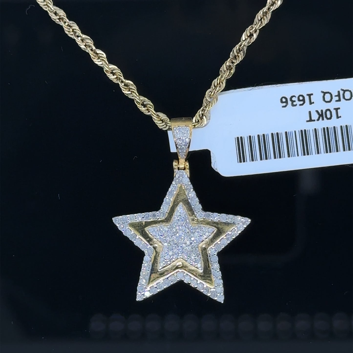 Star pendent and chain Combo