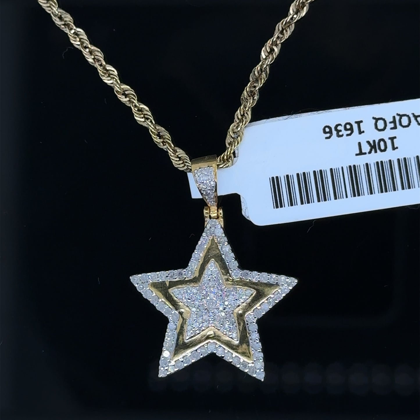 Star pendent and chain Combo