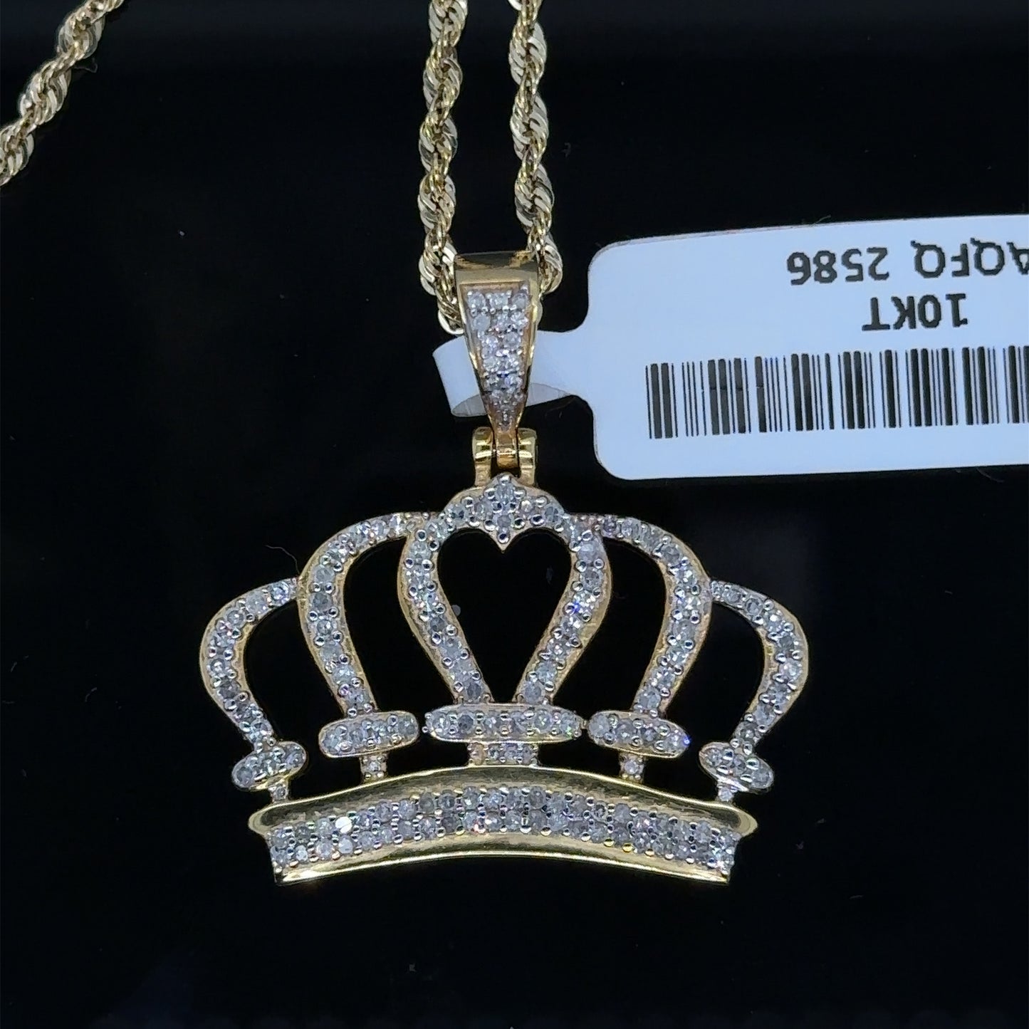 Crown pendent and chain Combo